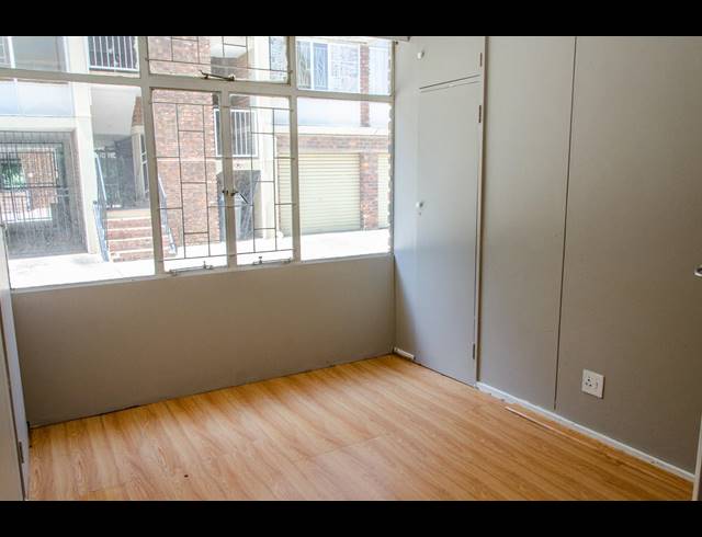 3 BEDROOM FLAT SOLD IN KILNER PARK